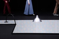 円盤に乗る派かっこいいバージョン「おはようクラブ」より。（撮影：濱田晋）