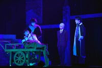 舞台「憂国のモリアーティ」より。左2番目から設楽銀河、荒牧慶彦、君沢ユウキ。