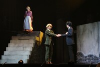 舞台「憂国のモリアーティ」より。左から野本ほたる、松井勇歩、早乙女じょうじ。