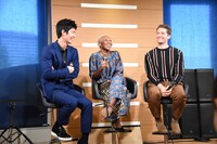 左から三浦春馬、シンシア・エリヴォ、マシュー・モリソン。