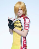 八島諒扮する青八木一。