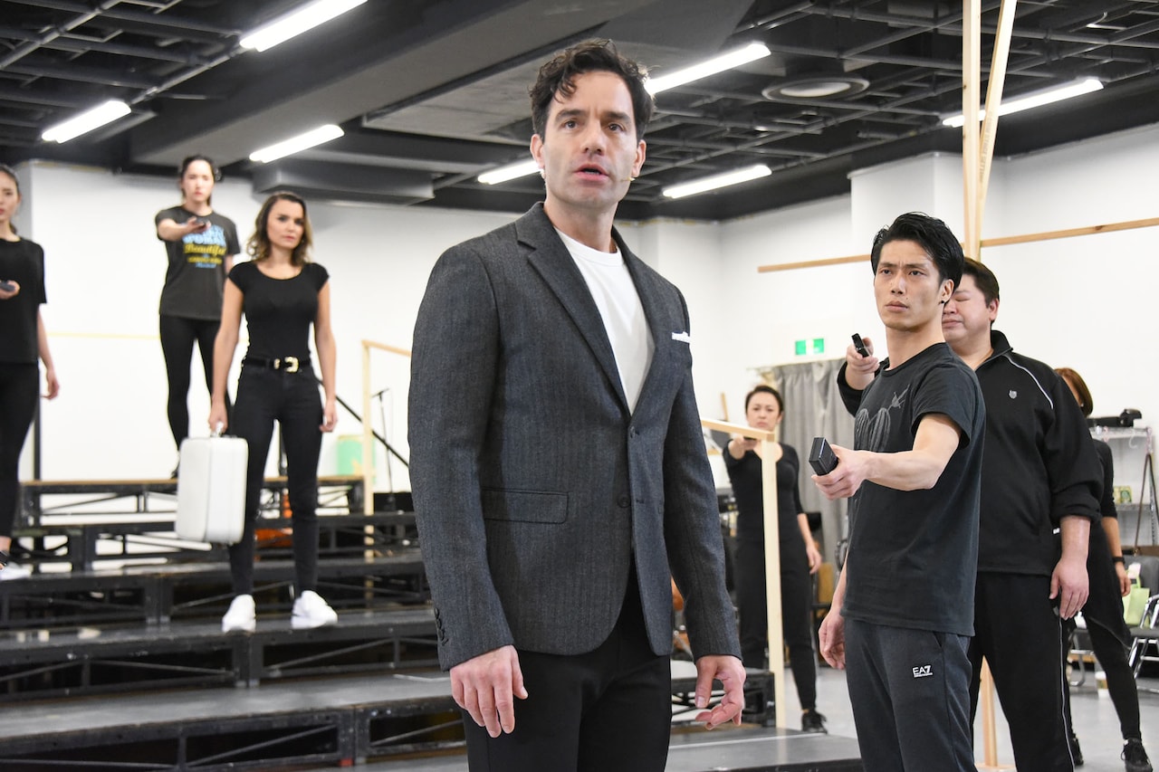 「CHESS」稽古、佐藤隆紀がラミン・カリムルーらを称賛「奇跡だと思った」