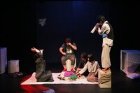 せんだい短編戯曲賞×劇団 短距離男道ミサイル「SENDAI SHORT STORIES」より川津羊太郎作「ユーグレニ・ユーグレナ」（撮影：佐々木隆二）