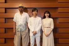 ミュージカル「天国の本屋」囲み取材より、左からブラザートム、河合郁人（A.B.C-Z）、井上小百合（乃木坂46）。