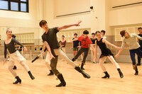 Kバレエ「白鳥の湖」の公開リハーサルより。