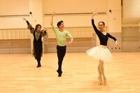 Kバレエ「白鳥の湖」の公開リハーサルより。