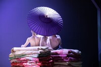 劇団黒テント 第78回公演「ぼっかぶり」より。（撮影：姫田蘭）