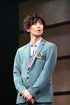 Red Bear 開幕 佐奈宏紀が七海ひろきを絶賛 カッコよさの極み 神降臨 会見レポート 写真22枚 ステージナタリー