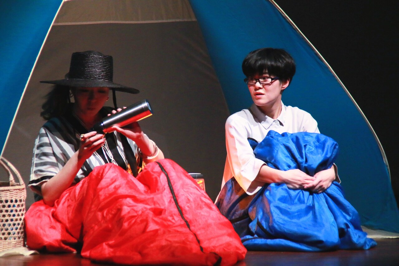 ままごと「ツアー」「タワー」開幕、柴幸男が手応え「どちらの作品も自信作」