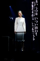 「CHESS THE MUSICAL」より、サマンサ・バークス。（撮影：岸隆子（Studio Elenish））