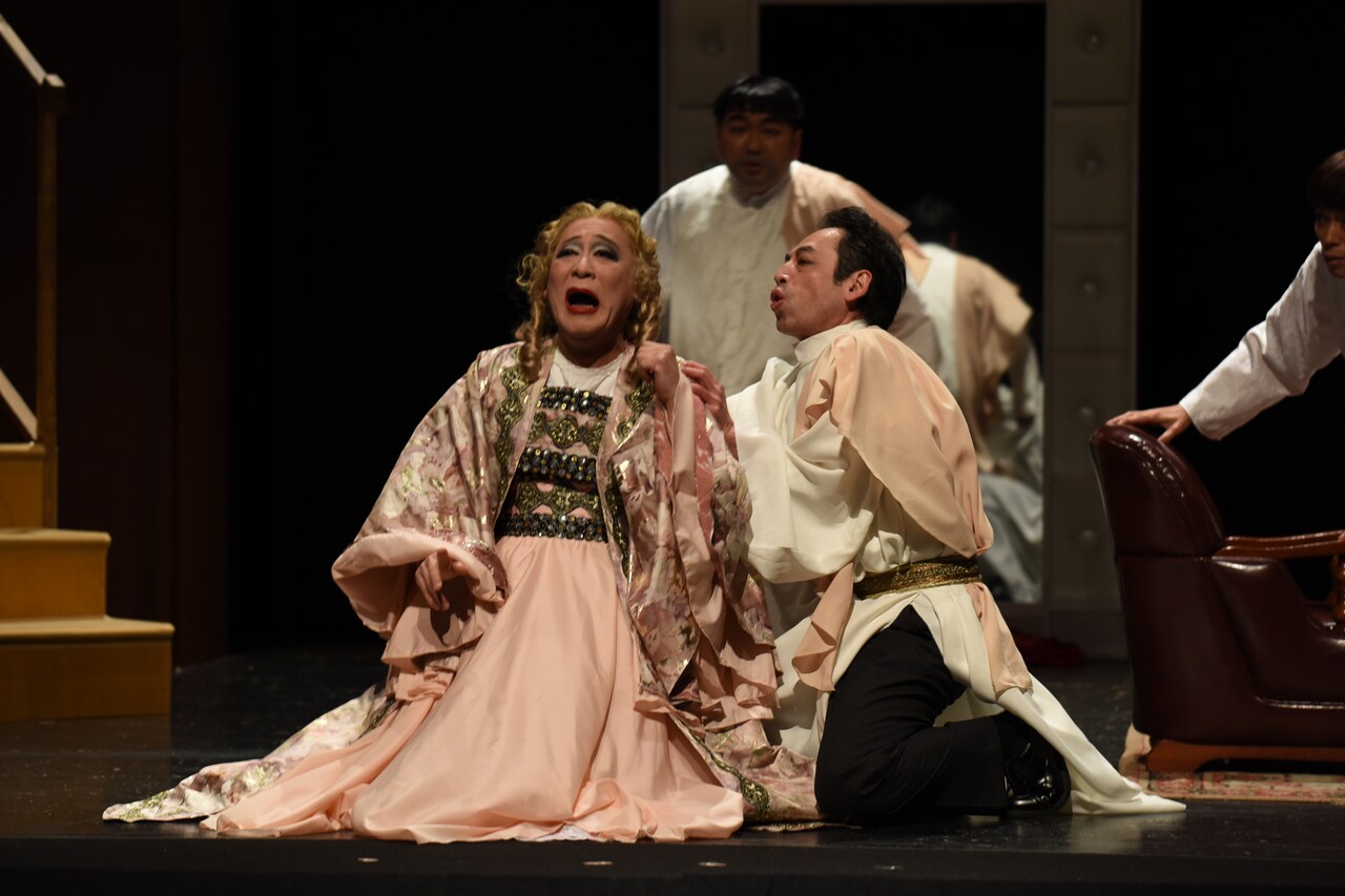 ティーファクトリーのサイコサスペンス「クリシェ」開幕、次回作の新情報解禁