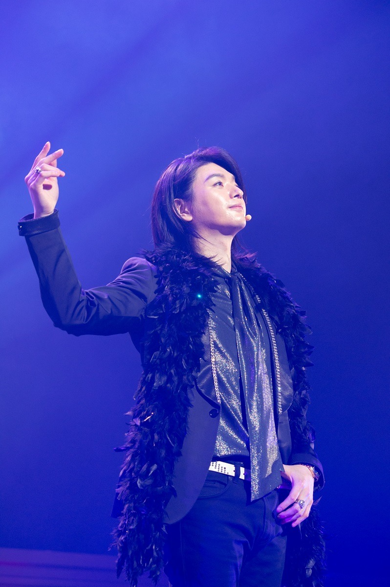 「舞台『私のホストちゃん』THE LAST LIVE ～最後まで愛をナメんなよ！～」より。