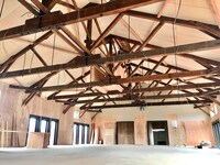 江原河畔劇場改装の様子。