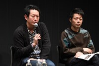 左から谷賢一、多田淳之介。