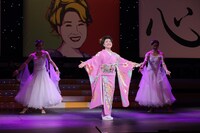 明治座「川中美幸特別公演」より。