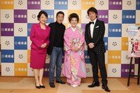 明治座「川中美幸特別公演」囲み取材より。左から麻丘めぐみ、井上順、川中美幸、松井誠。