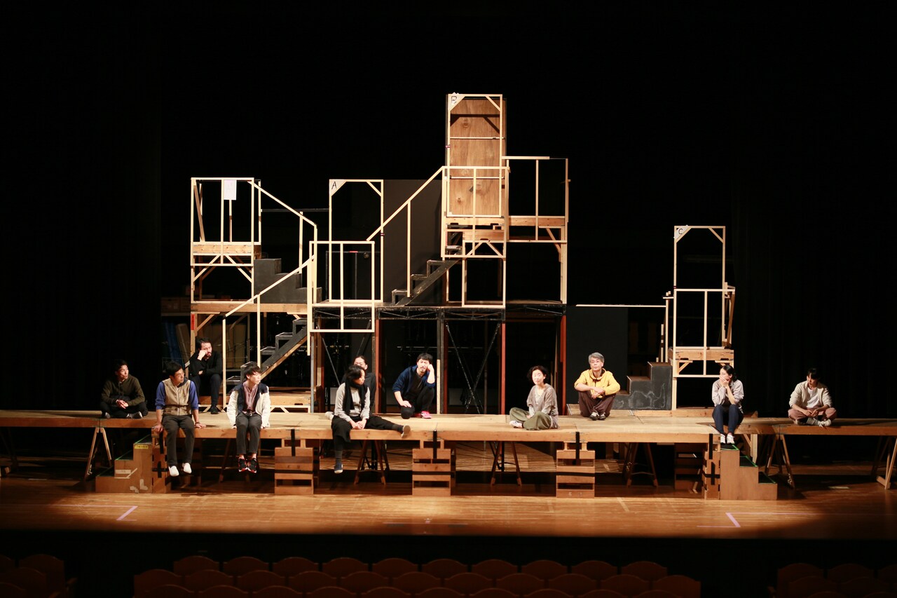 独自の切り口でドストエフスキーに挑む、三浦基演出「罪と罰」始動