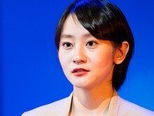 シベリア少女鉄道 vol.32「ビギンズリターンズアンドライジングフォーエヴァー」より。（撮影：引地信彦）