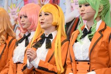 左から西葉瑞希、上西恵、佐藤日向。