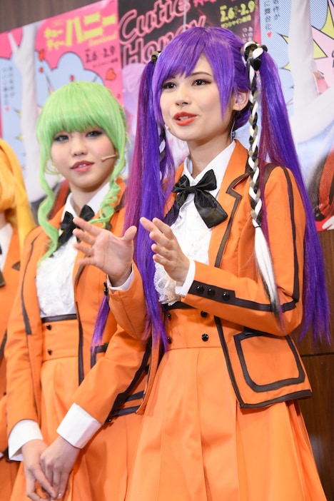 左から佐藤日向、鹿目凛(でんぱ組.inc)。