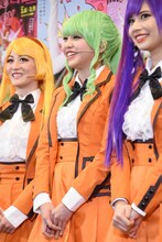 左から上西恵、佐藤日向、鹿目凛（でんぱ組.inc）。