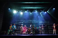 「Dramatic Super Dance Theater『モーツァルト‥‥ -オレは誰だ!!-』」より。