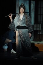 「絢爛豪華 祝祭音楽劇『天保十二年のシェイクスピア』」より、浦井健治演じるきじるしの王次。