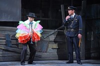 シアターコクーン・オンレパートリー2020「泣くロミオと怒（いか）るジュリエット」プレスコールより。