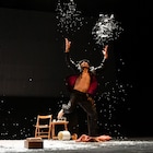 “舞踏”に魅了された伊藤キムの人生を追体験、「病める舞姫」再演が開幕