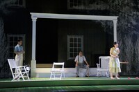 俳優座劇場プロデュースNo.109「彼らもまた、わが息子」より。（撮影：飯田研紀）