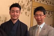 左から尾上菊之丞、戸部和久。