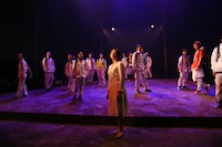 音楽劇「夜のピクニック」初演より。（撮影：刑部アツシ）