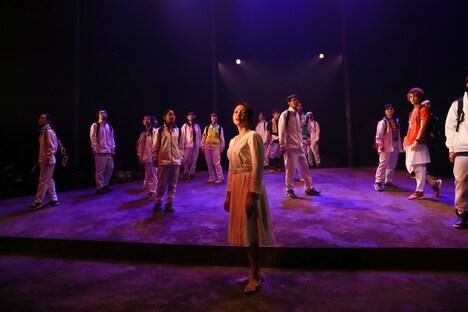 音楽劇「夜のピクニック」初演より。（撮影：刑部アツシ）