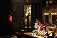 劇団イナダ組公演「カメヤ演芸場物語」より。