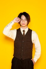 池田純矢の扮装ビジュアル。