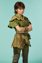 吉柳咲良扮するピーターパン。