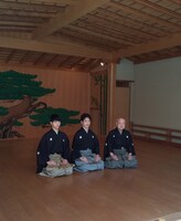 左から野村裕基、野村萬斎、野村万作。