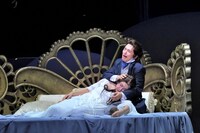 2019年度文化庁文化芸術振興費補助金（舞台芸術創造活動活性化事業）2020都民芸術フェスティバル 参加公演 東京二期会オペラ劇場「椿姫〈新制作〉」より。