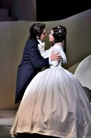 2019年度文化庁文化芸術振興費補助金（舞台芸術創造活動活性化事業）2020都民芸術フェスティバル 参加公演 東京二期会オペラ劇場「椿姫〈新制作〉」より。