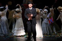 2017年に上演された、ミュージカル「パレード」より。（撮影：宮川舞子、提供：ホリプロ）