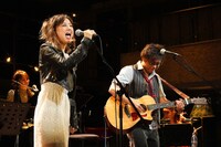 「ミュージカル回想録『HUNDRED DAYS』」より。（撮影：岩田えり）