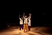 「インディアン・ロープ・トリック」より。（撮影：守屋友樹）