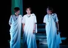 OSK日本歌劇団「愛と死のローマ～シーザーとクレオパトラ～」より。