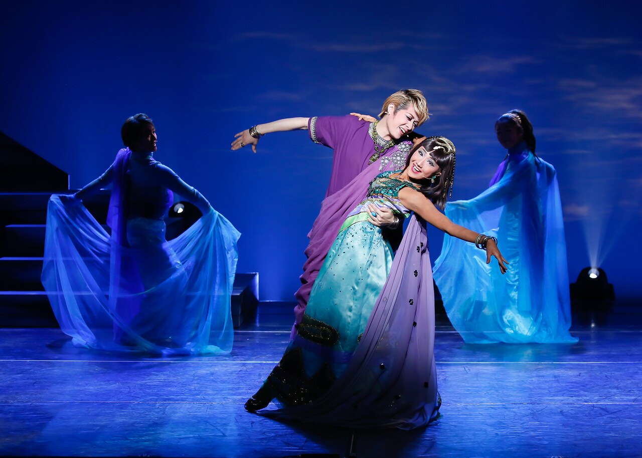 歌とダンスで紡ぐカエサル＆クレオパトラの物語、OSK「愛と死のローマ」開幕