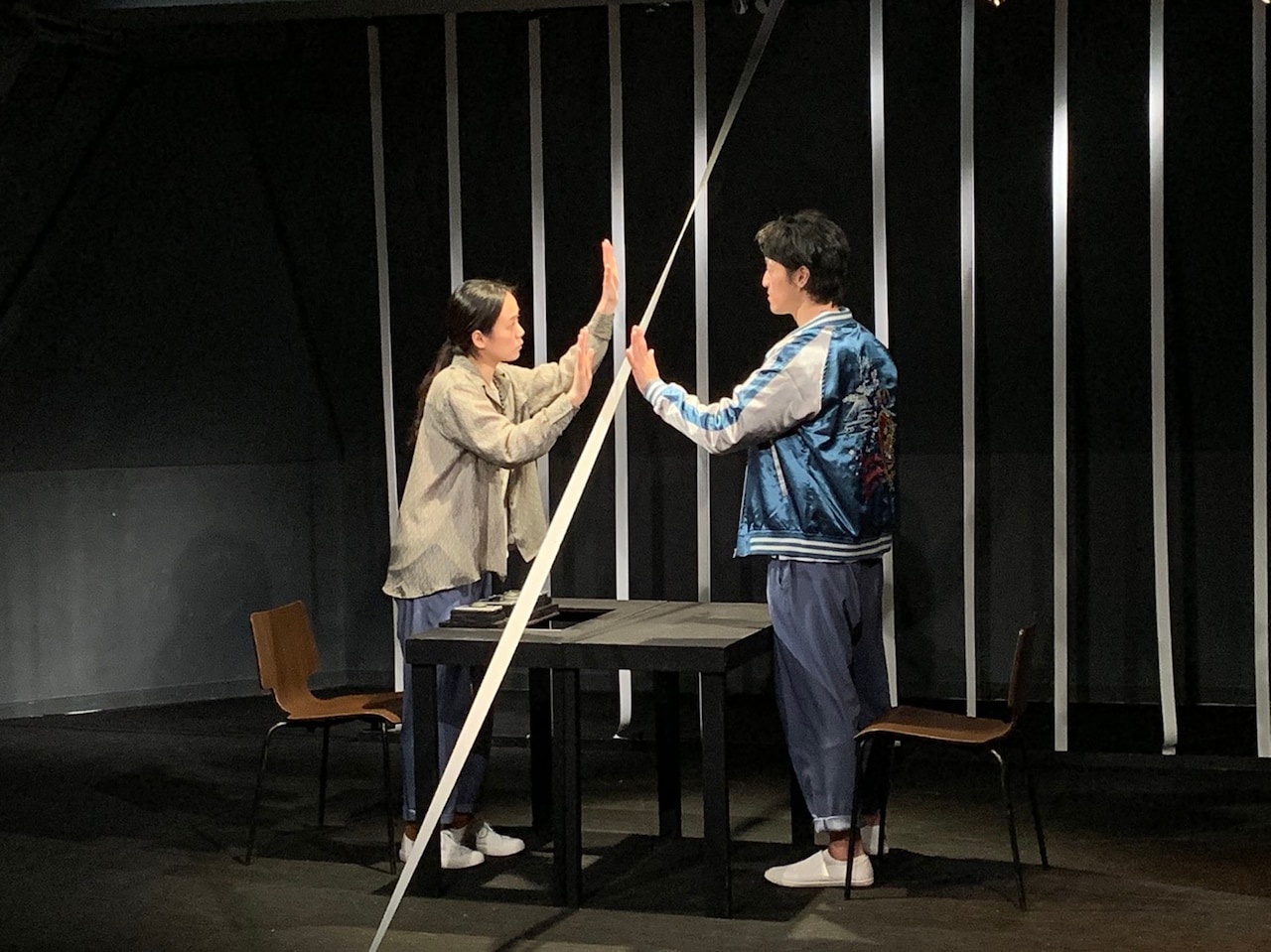 世界にあふれる“線”を看過せず見つめ直す、ほろびて「ぼうだあ」開幕