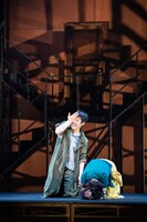 「罪と罰」より。（撮影：松見拓也）