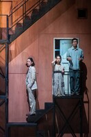 「罪と罰」より。（撮影：松見拓也）