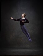 ジュリアン・マッケイ (c)New York  City Dance Project