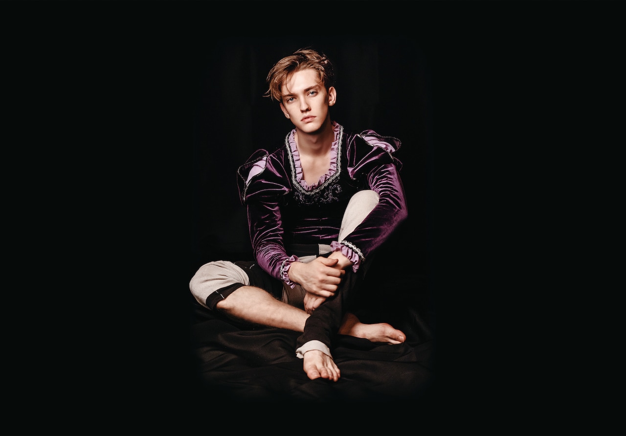 ジュリアン・マッケイが8月にオーチャードホールでガラ公演