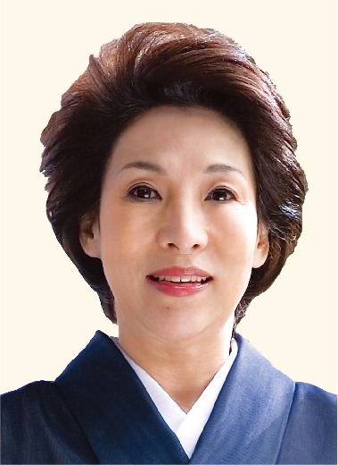 波乃久里子